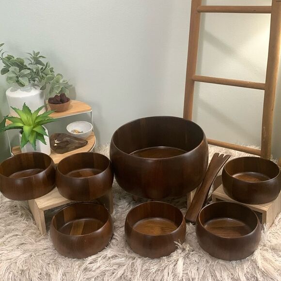 Vtg Diversified Industries Division Solid Walnut Salad Bowl Set 7 Bowls & Tongs - Picture 1 of 17